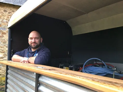 Segré-en-Anjou-Bleu. Une Guinguette Anjouée pour égayer cinq bourgs